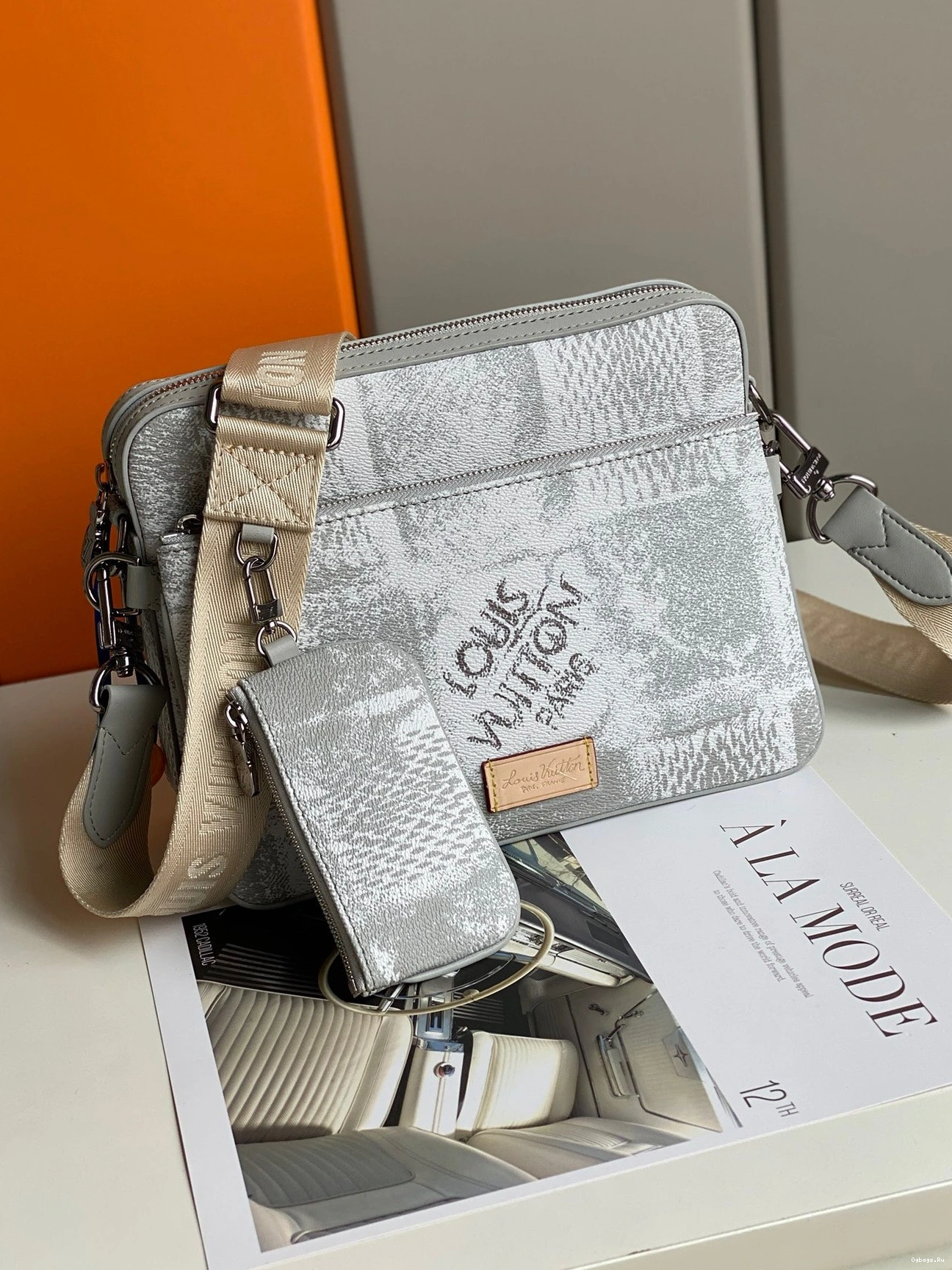 MESSENGER TRIO VUITTON LOUIS 0106